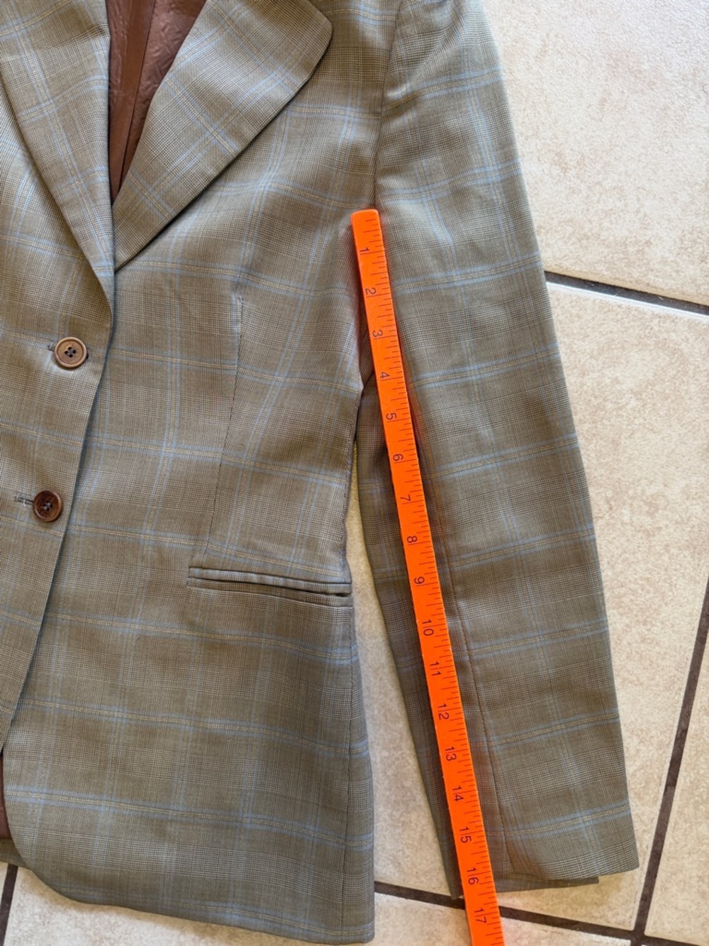 Barneys New York vintage Plaid 100% Wool Blazer - Picture 8 of 9